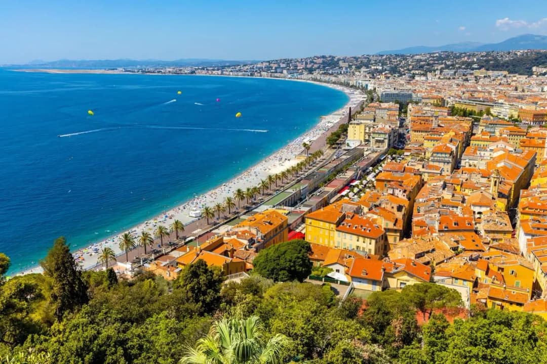 La Costa Azzurra si tinge di rosso — immagine 3
